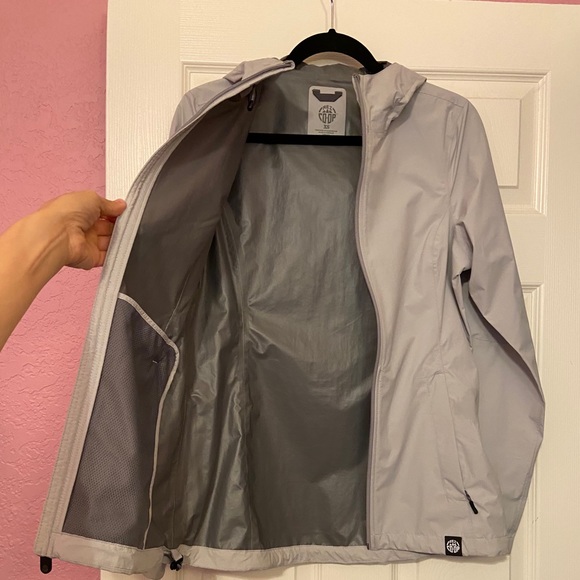 🌧REI Soft-Shell Rain Jacket, XS, Light Grey🌧 - Picture 8 of 12
